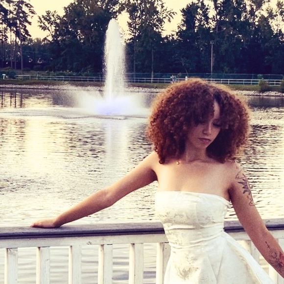 Meet your Posher, Maya - Picture 2 of 2